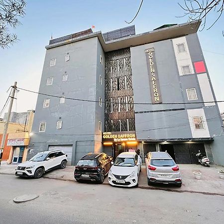 Hotel Golden Saffron By Qotel-Punjabi Bagh Yeni Delhi Dış mekan fotoğraf