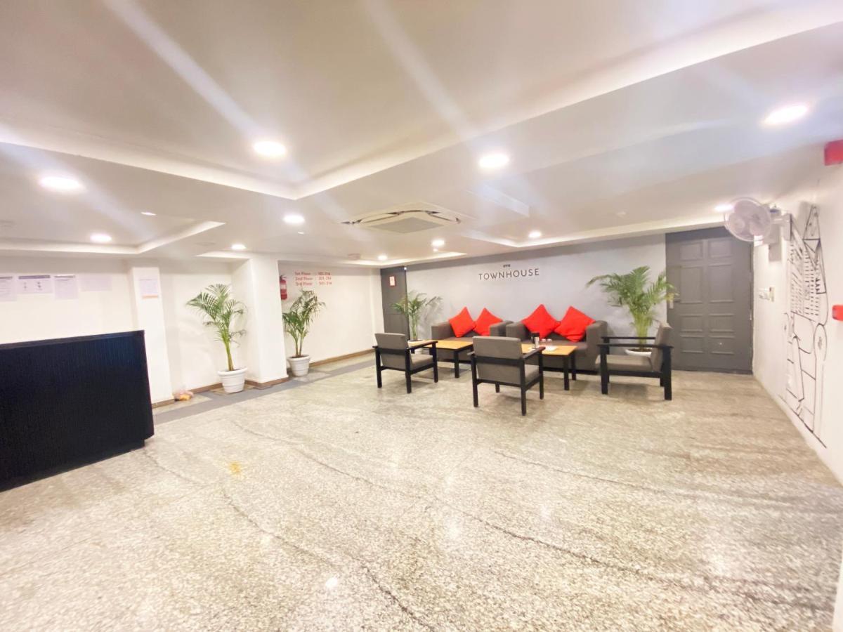 Hotel Golden Saffron By Qotel-Punjabi Bagh Yeni Delhi Dış mekan fotoğraf