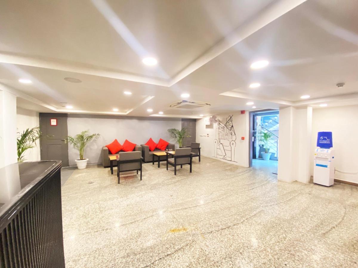 Hotel Golden Saffron By Qotel-Punjabi Bagh Yeni Delhi Dış mekan fotoğraf