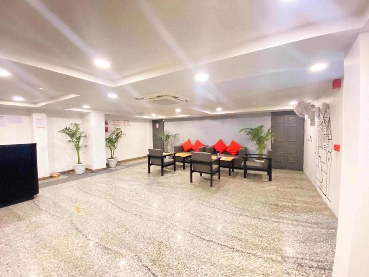 Hotel Golden Saffron By Qotel-Punjabi Bagh Yeni Delhi Dış mekan fotoğraf