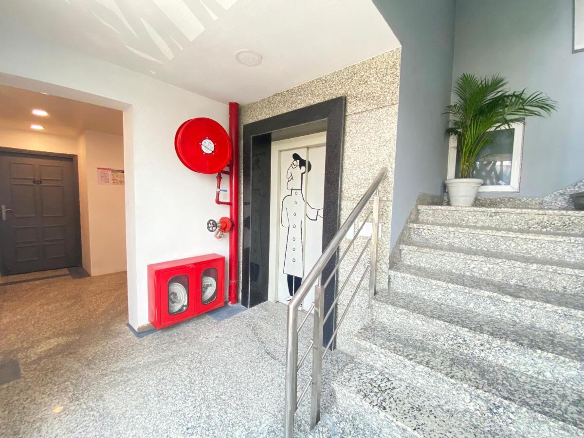 Hotel Golden Saffron By Qotel-Punjabi Bagh Yeni Delhi Dış mekan fotoğraf