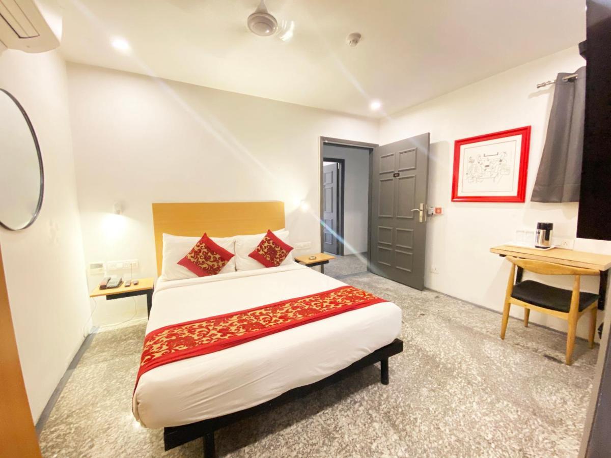 Hotel Golden Saffron By Qotel-Punjabi Bagh Yeni Delhi Dış mekan fotoğraf