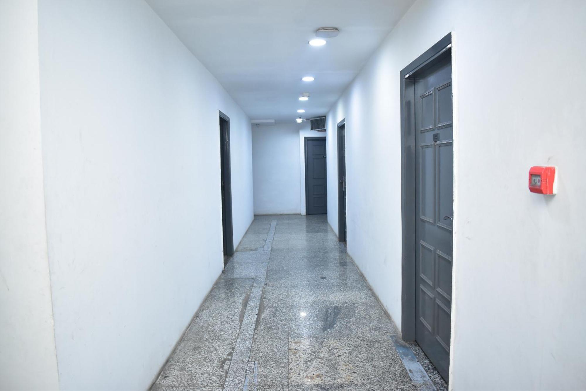 Hotel Golden Saffron By Qotel-Punjabi Bagh Yeni Delhi Dış mekan fotoğraf