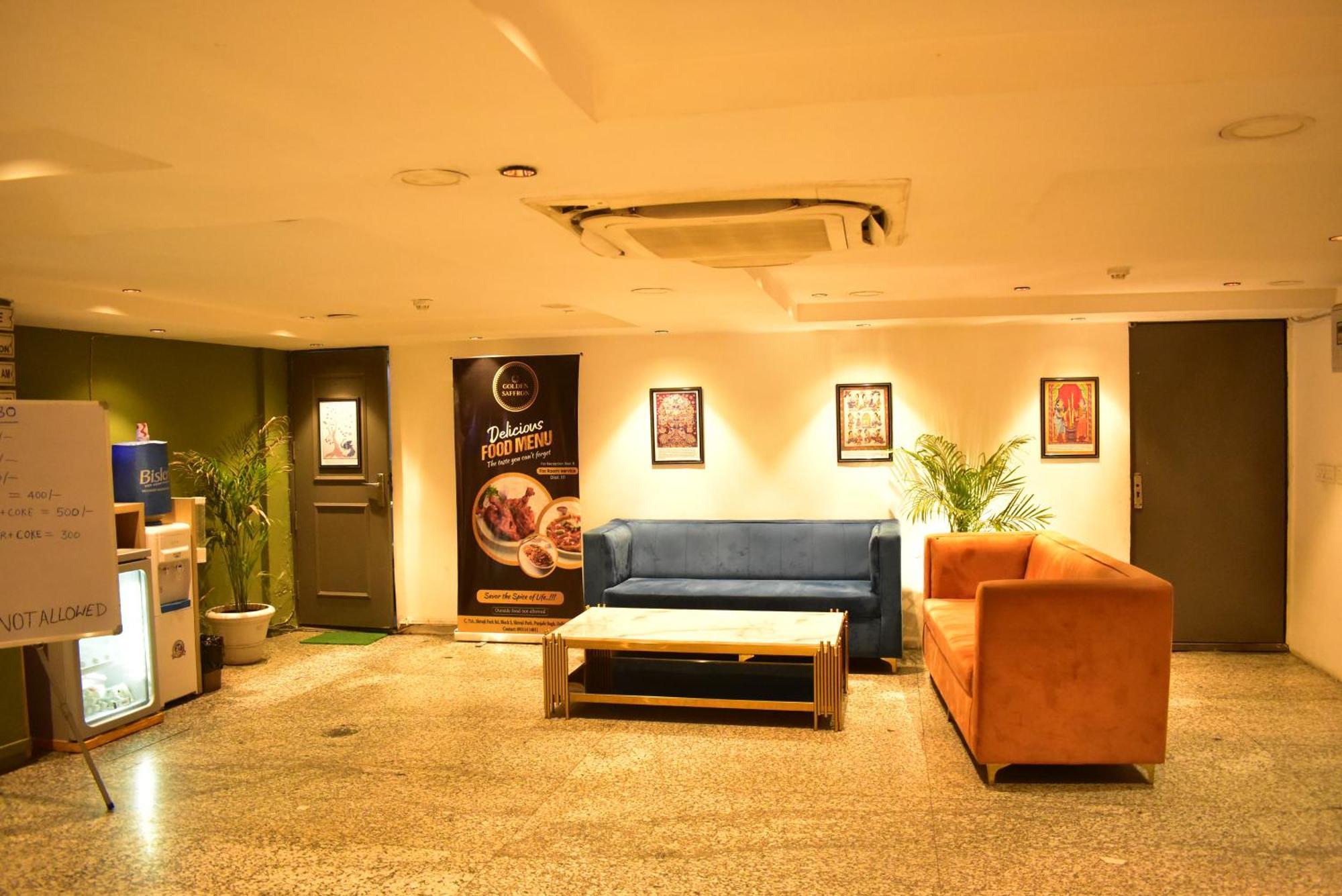 Hotel Golden Saffron By Qotel-Punjabi Bagh Yeni Delhi Dış mekan fotoğraf