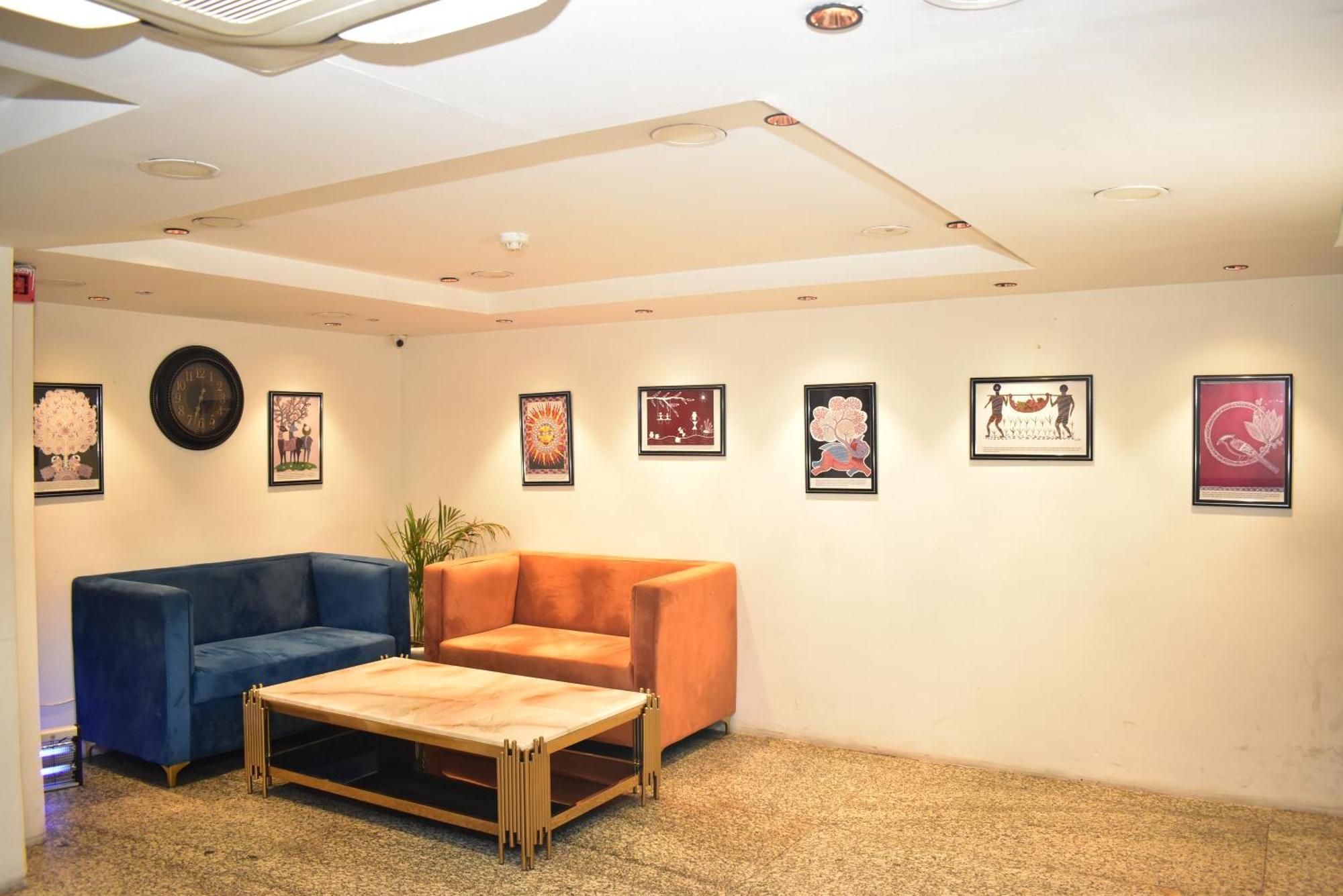 Hotel Golden Saffron By Qotel-Punjabi Bagh Yeni Delhi Dış mekan fotoğraf