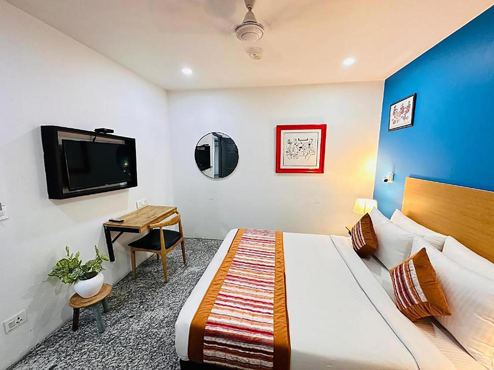 Hotel Golden Saffron By Qotel-Punjabi Bagh Yeni Delhi Dış mekan fotoğraf