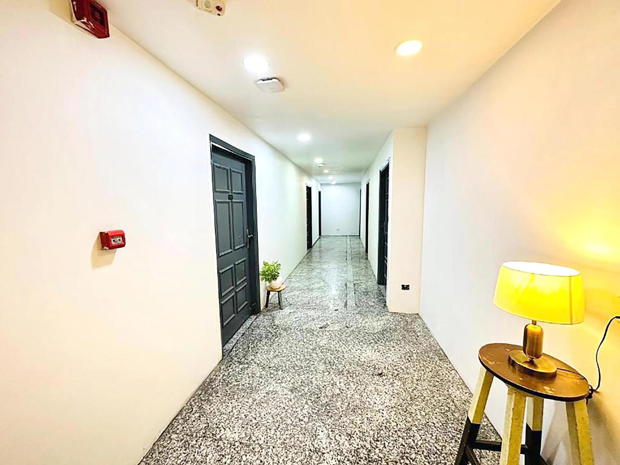Hotel Golden Saffron By Qotel-Punjabi Bagh Yeni Delhi Dış mekan fotoğraf